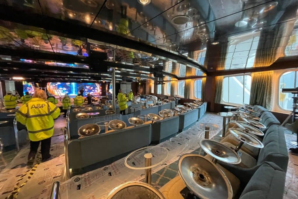 FRED OLSEN BALMORAL NEPTUNE LOUNGE LED SCREENS