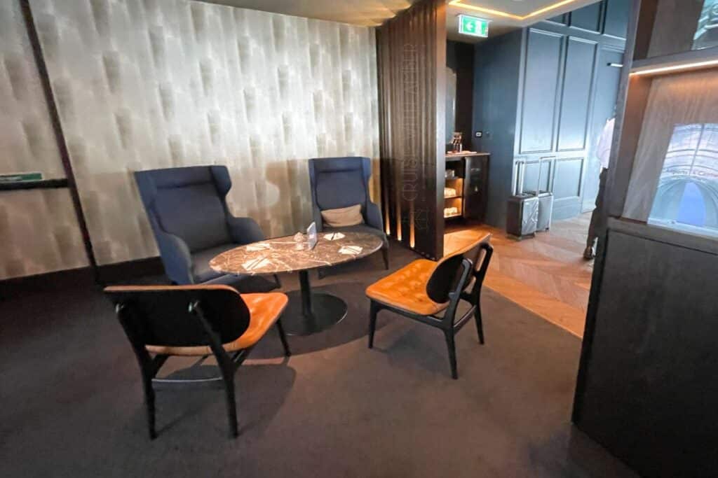Birmingham Airport luxury lounge, Birmingham Airport lounge booking