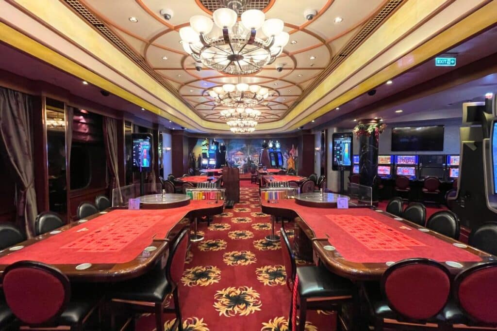 Cunard Queen Mary 2 transatlantic crossing tips