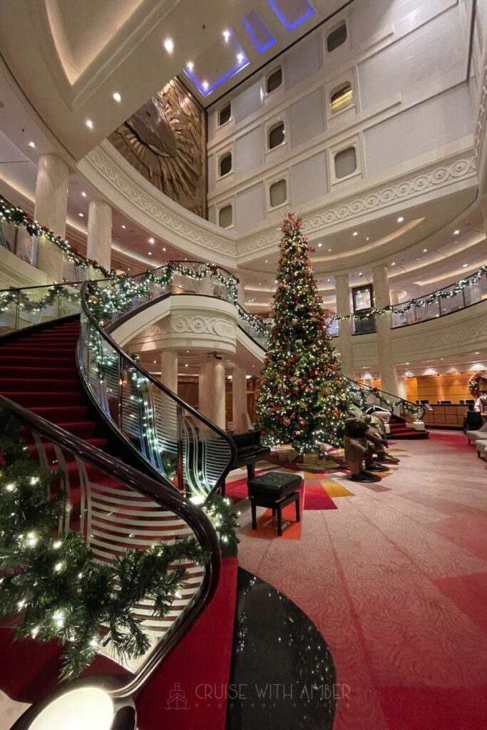QUEEN MARY 2 ATRIUM