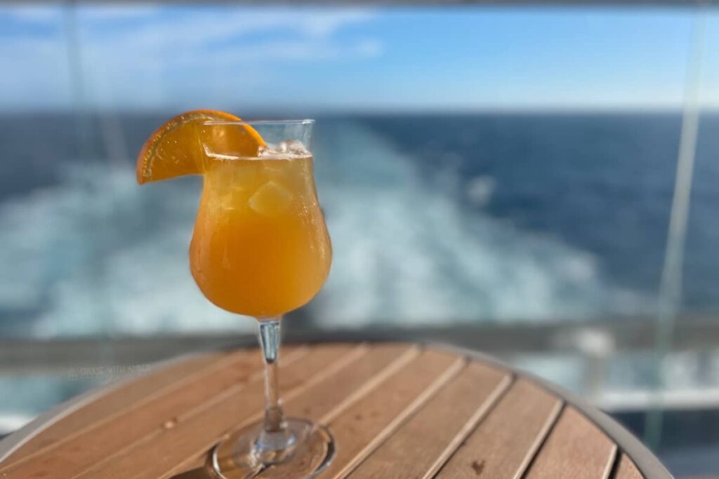 Is a cruise ship cashless