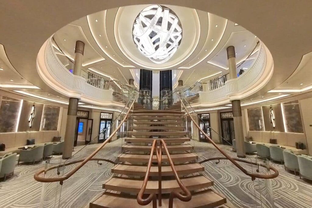 Regent Seven Seas Grandeur